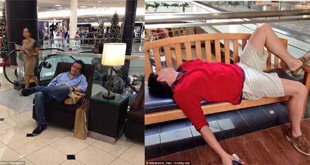 Những người đàn ông khốn khổ vì mua sắm cuối năm