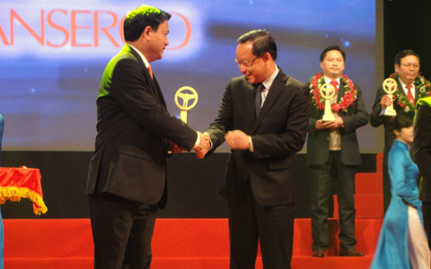 Trao giải thưởng 'vô lăng vàng' tôn vinh lái xe an toàn!