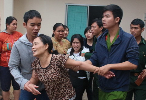 'Tài ơi, sao con bỏ mẹ, bỏ em?'