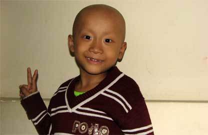 Xin hãy cứu bé bệnh tật khó ba đời