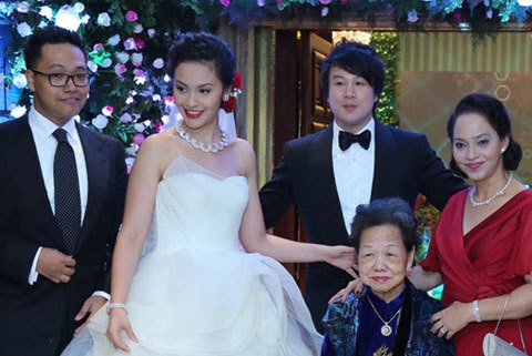 Hớ nặng: Mẹ vợ 700 triệu USD của Thanh Bùi