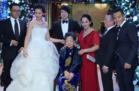 Cưới rể sao dâu hot, nhà đại gia bị soi đủ đường