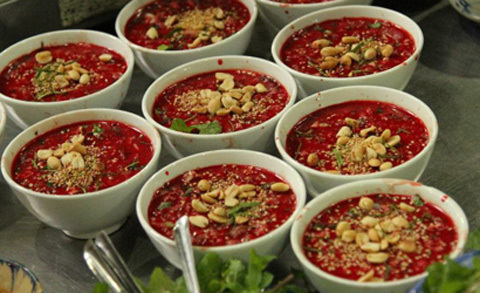 Tiết canh: Ăn mùng 1, đi viện mùng 5, chết mùng 10