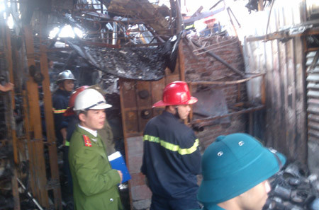 Tìm thấy thi thể nữ sinh trong đống đổ nát vụ cháy