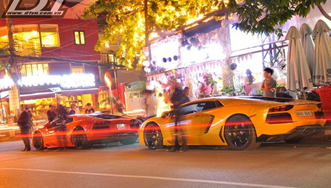 Dàn siêu xe Sài Gòn tụ họp tại sinh nhật Minh 'nhựa'