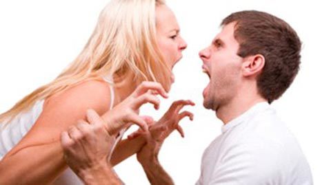 Đêm tân hôn, vợ chồng đánh nhau, đòi ly dị vì tiền mừng cưới