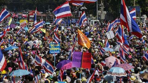 Thế giới 24h: Bangkok tái diễn biểu tình
