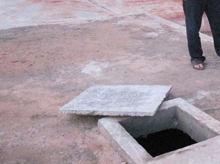 Học sinh chết vì lọt cống, hai bên đổ lỗi