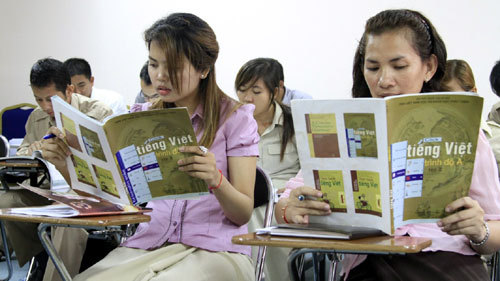 Nhớ những lớp học tiếng Việt 'khổng lồ'