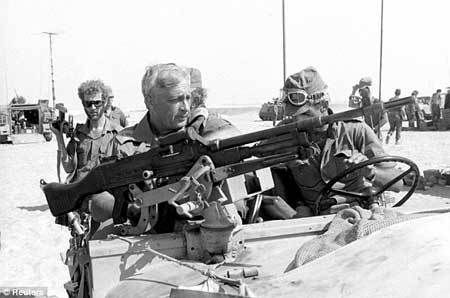 Khoảnh khắc hiếm trong cuộc đời và sự nghiệp của Ariel Sharon