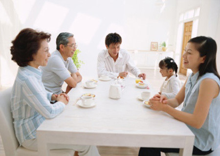 Ở với bố chồng, chỉ được ăn rau và đậu phụ