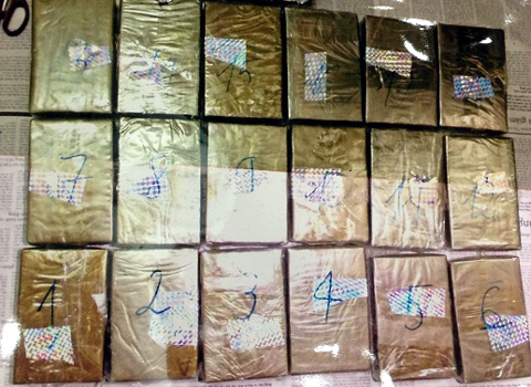 Bà trùm cặp với 'phi công trẻ' buôn bán ma túy cỡ lớn