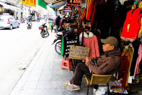 Tung khuyến mại khủng vẫn méo mặt vì vắng khách