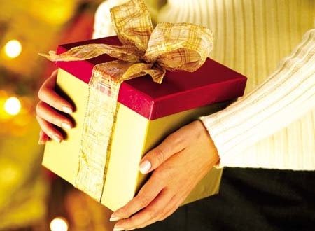 Dân công sở lùng đặc sản biếu Tết sếp