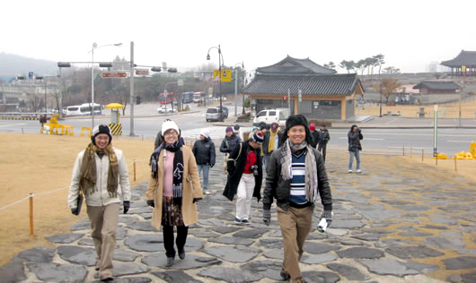 Khắp nơi cảnh giác du khách Việt: Xuất ngoại rồi bỏ trốn