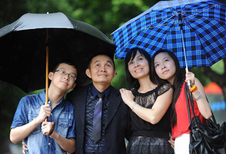 Gia đình đẹp như mơ của danh hài Xuân Hinh