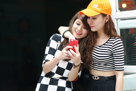 Xuân Giáp Ngọ: Mua thẻ cào trúng điện thoại xịn