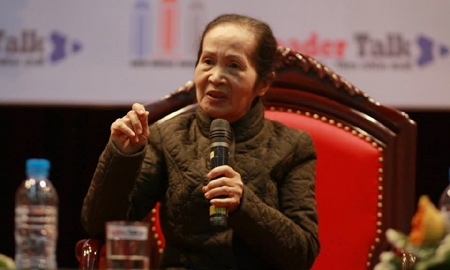 Bà Phạm Chi Lan khuyên người trẻ ‘tiết chế lòng tham’