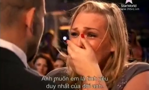 10 clip 'nóng': Màn cầu hôn hoành tráng nhất thế giới