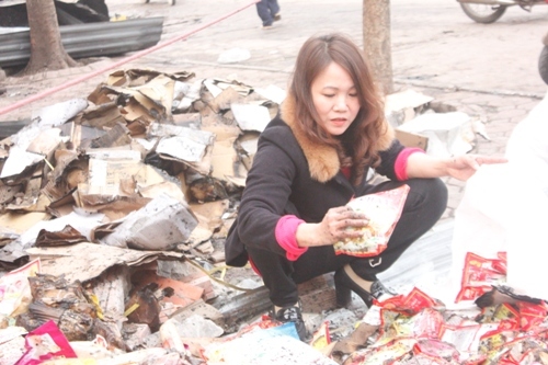 Tiểu thương tái mặt vì cháy kho hàng Tết