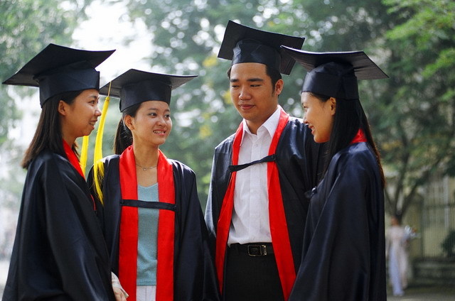 Công nhận bằng tiến sĩ đào tạo “chui”?