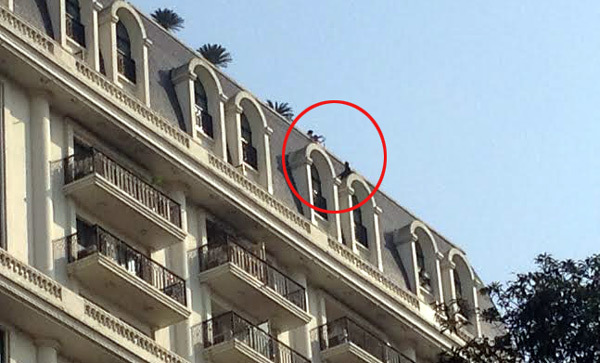 Thua lỗ, leo lên nóc nhà Pacific đòi tự tử