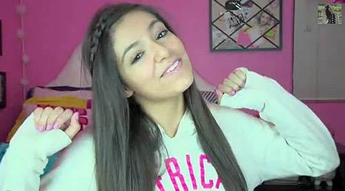 Hotgirl kiếm triệu đô nhờ video mua sắm trên YouTube