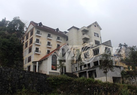 Nữ đại gia Sapa: Xây lâu đài rồi đập phá, bỏ hoang