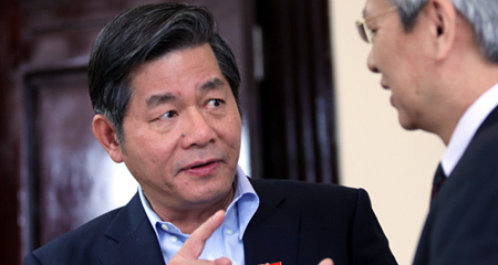 Trò chuyện với Bộ trưởng ‘lấy đá ghè chân mình’