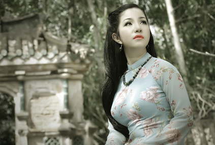 Danh hài Thúy Nga kể chuyện những cái Tết “lang bạt kỳ hồ”