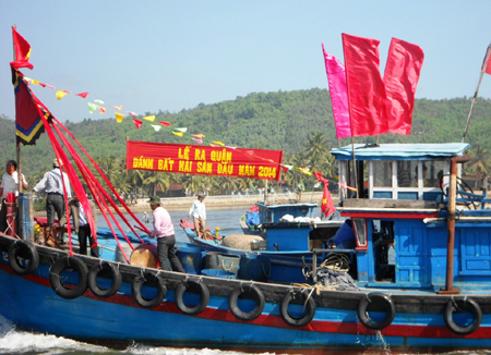 Rộn ràng Lễ ra quân đánh bắt cá đầu năm