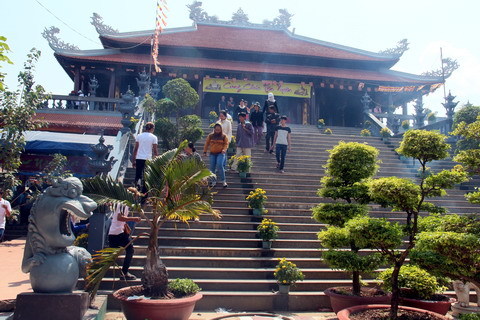 Mồng 3 đi chùa Châu Đốc 3