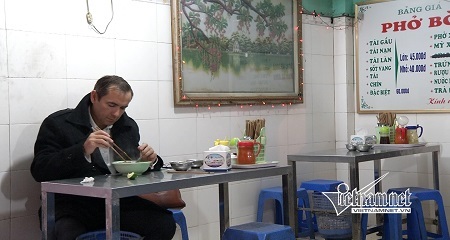 Đại sứ mê phở và ngắm phố Hà Nội