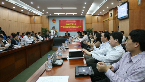 'Chỉ tăng một bộ, tinh giản biên chế thành vô nghĩa'