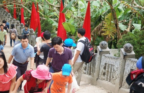 Giá vé cáp treo Yên Tử 'cắt cổ' người dân