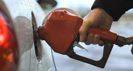 Giá dầu diesel trong nước giảm tối thiểu 109 đồng/lít, giá xăng giữ nguyên