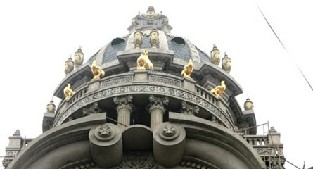 Lâu đài dát vàng của đại gia buôn sắt ở Hà Nội