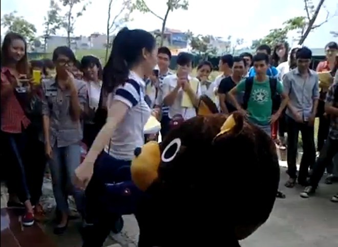 Tỏ tình hoành tráng, kết thúc 'thê thảm'
