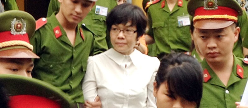 Siêu lừa Huyền Như xin lại nhà để mẹ con dung thân