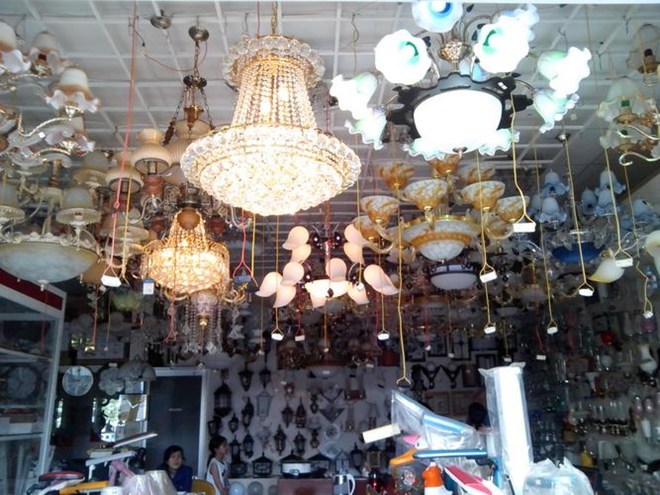 Đèn chùm châu Âu ngàn đô: Toàn hàng Tàu