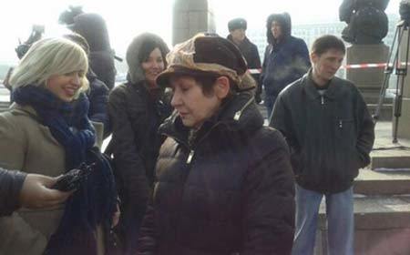 Phụ nữ Nga nổi đóa vì lệnh cấm đồ lót ren