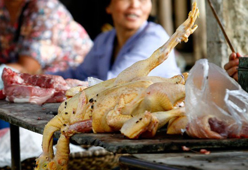 Đặt máy soi hóa chất ở chợ