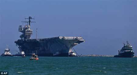 Siêu tàu sân bay Mỹ giá 2.000 đồng