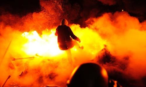 Tại sao Kiev bốc cháy?