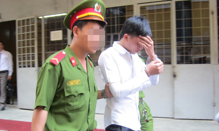 Qua đêm với người yêu 'nhí', lãnh 12 năm tù