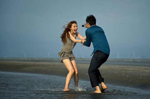 Ngân Khánh chê đại gia, chọn sinh viên nghèo