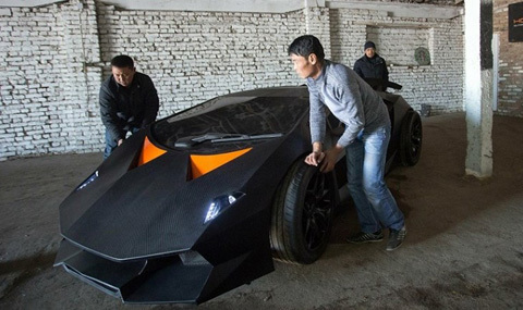 Chế tạo siêu bò Lamborghini như thật từ...sắt vụn