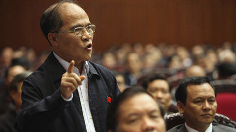 Soạn luật như trên trời rơi xuống