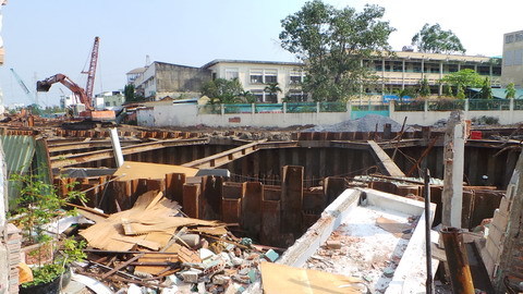 Nhà ở chờ…sập, dân vẫn chưa nhận được tiền hỗ trợ