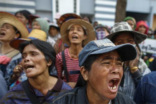 Phe ủng hộ chính phủ Thái thề 